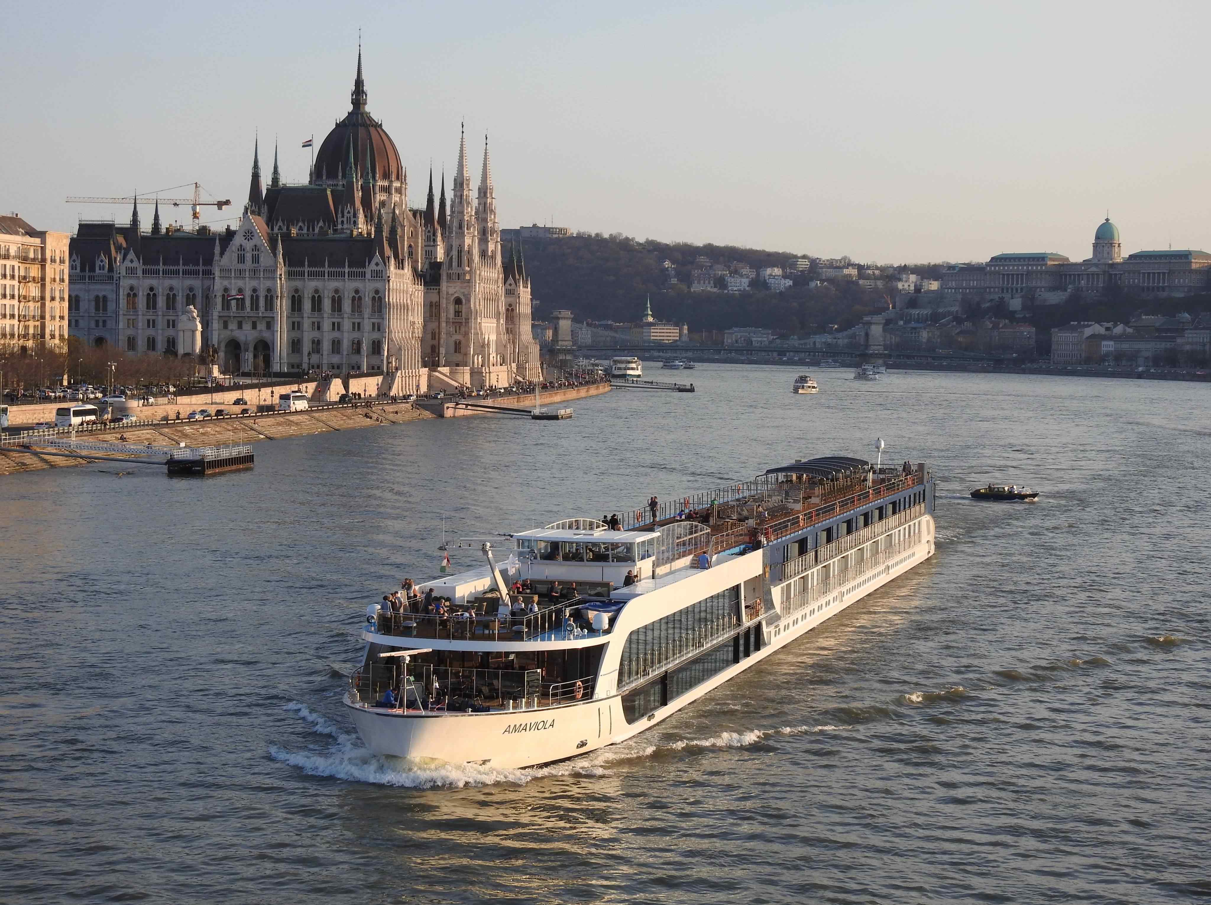 Cruise ship details and amenities