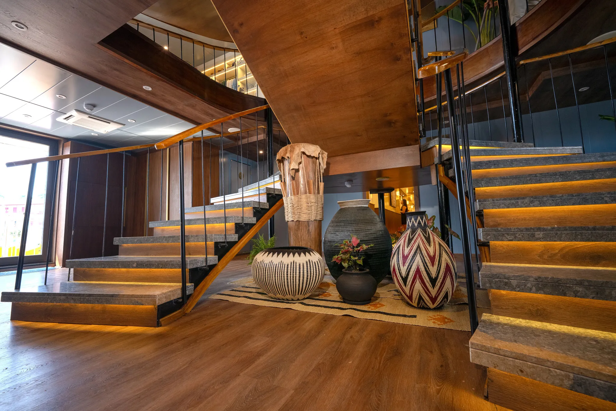 Personalized Service & Amenities