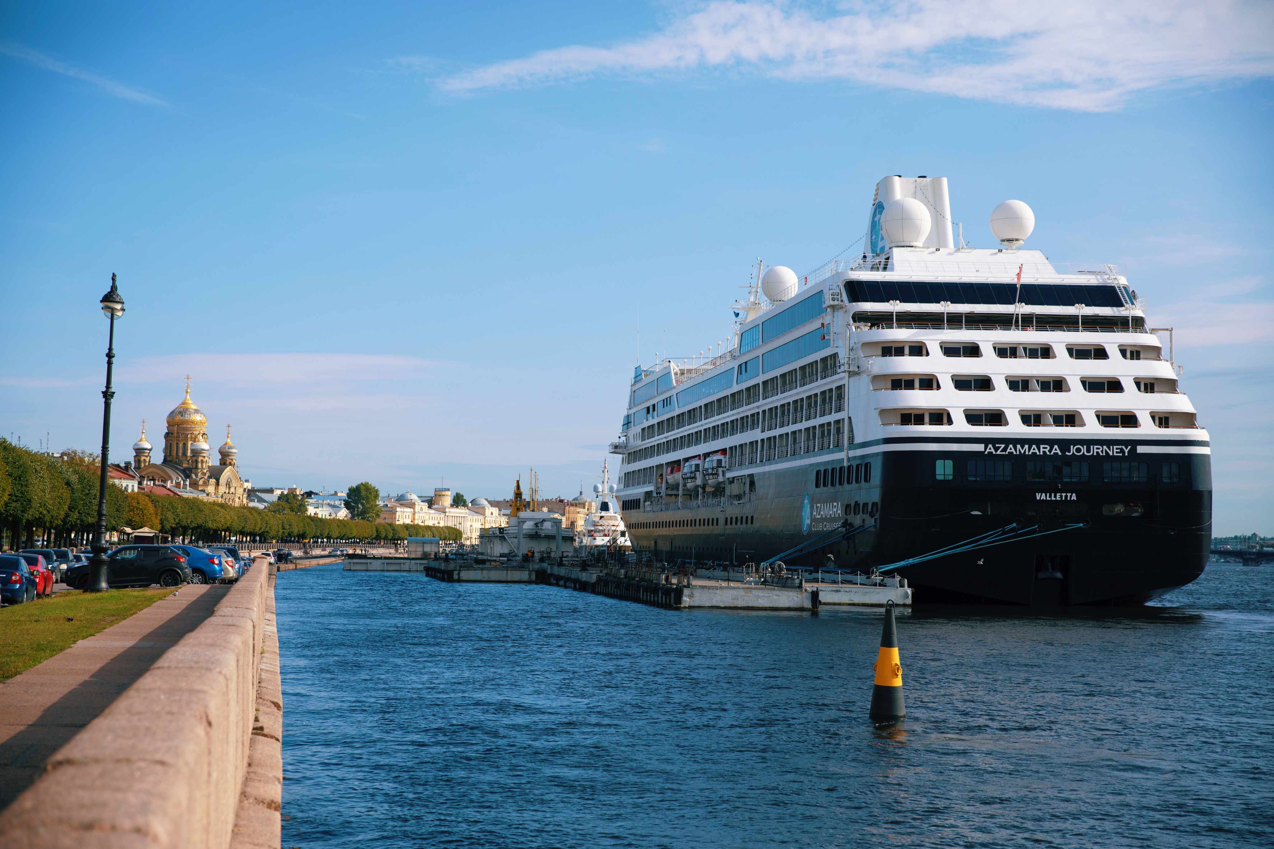 Azamara boutique ship atmosphere