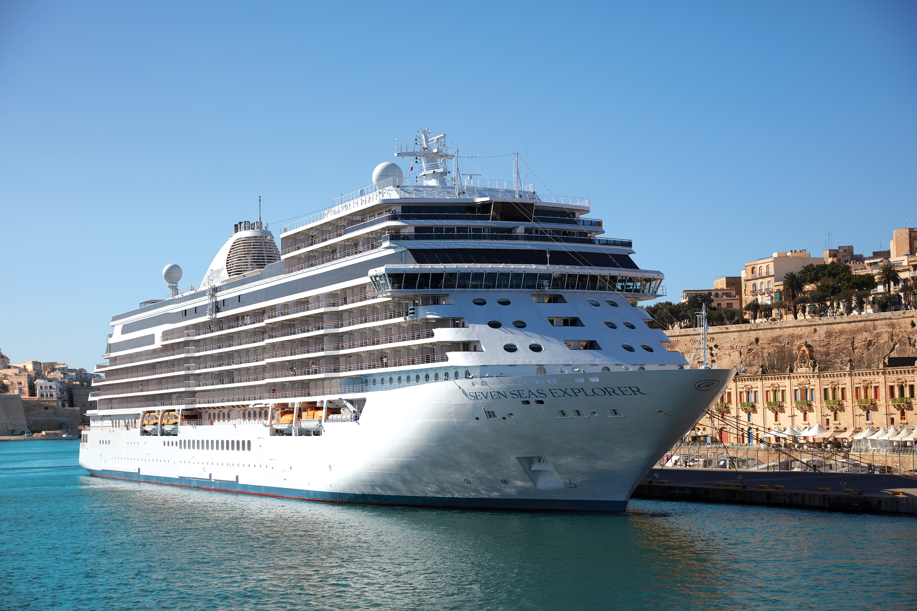 Large cruise ship itinerary restrictions