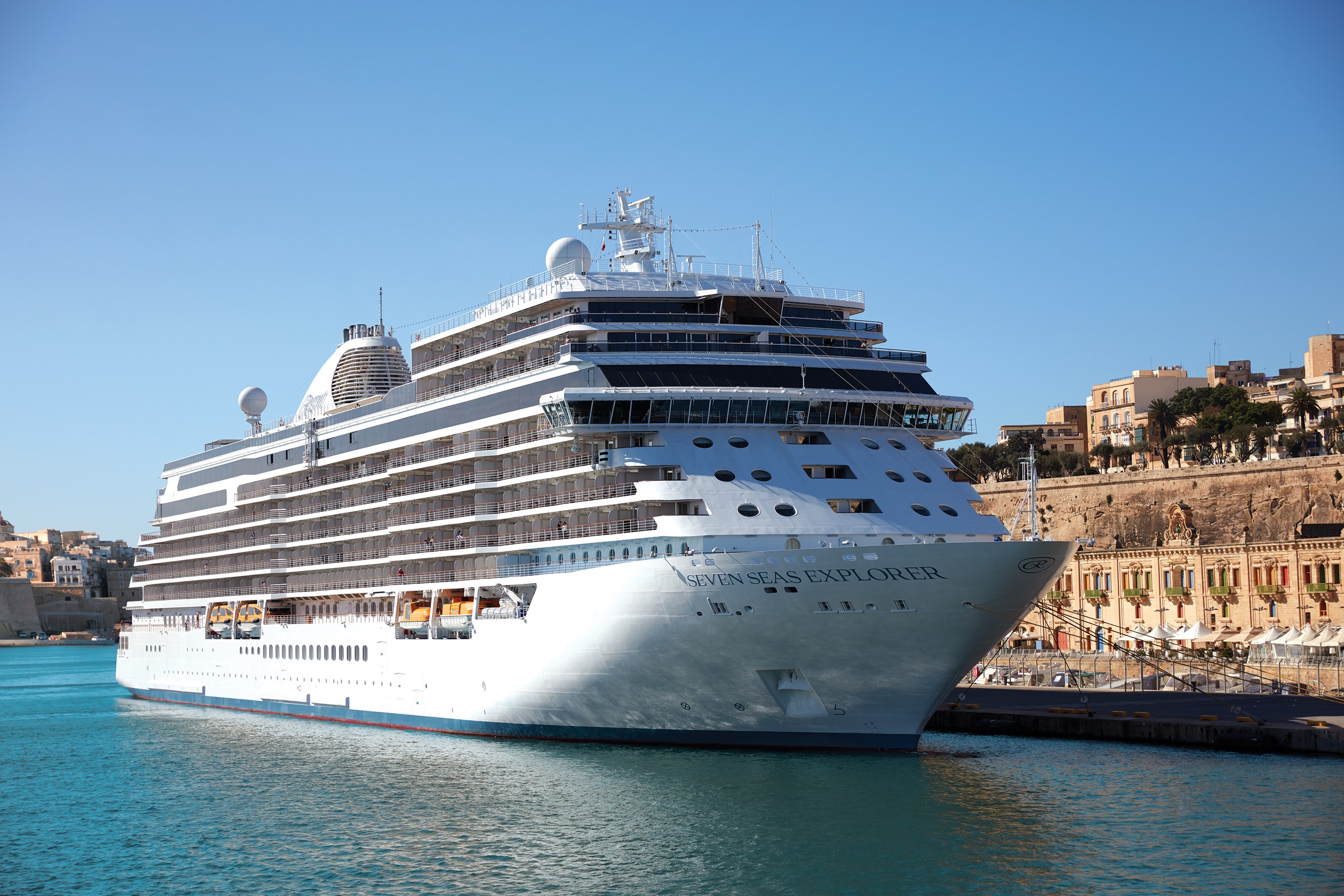 Large cruise ship itinerary restrictions