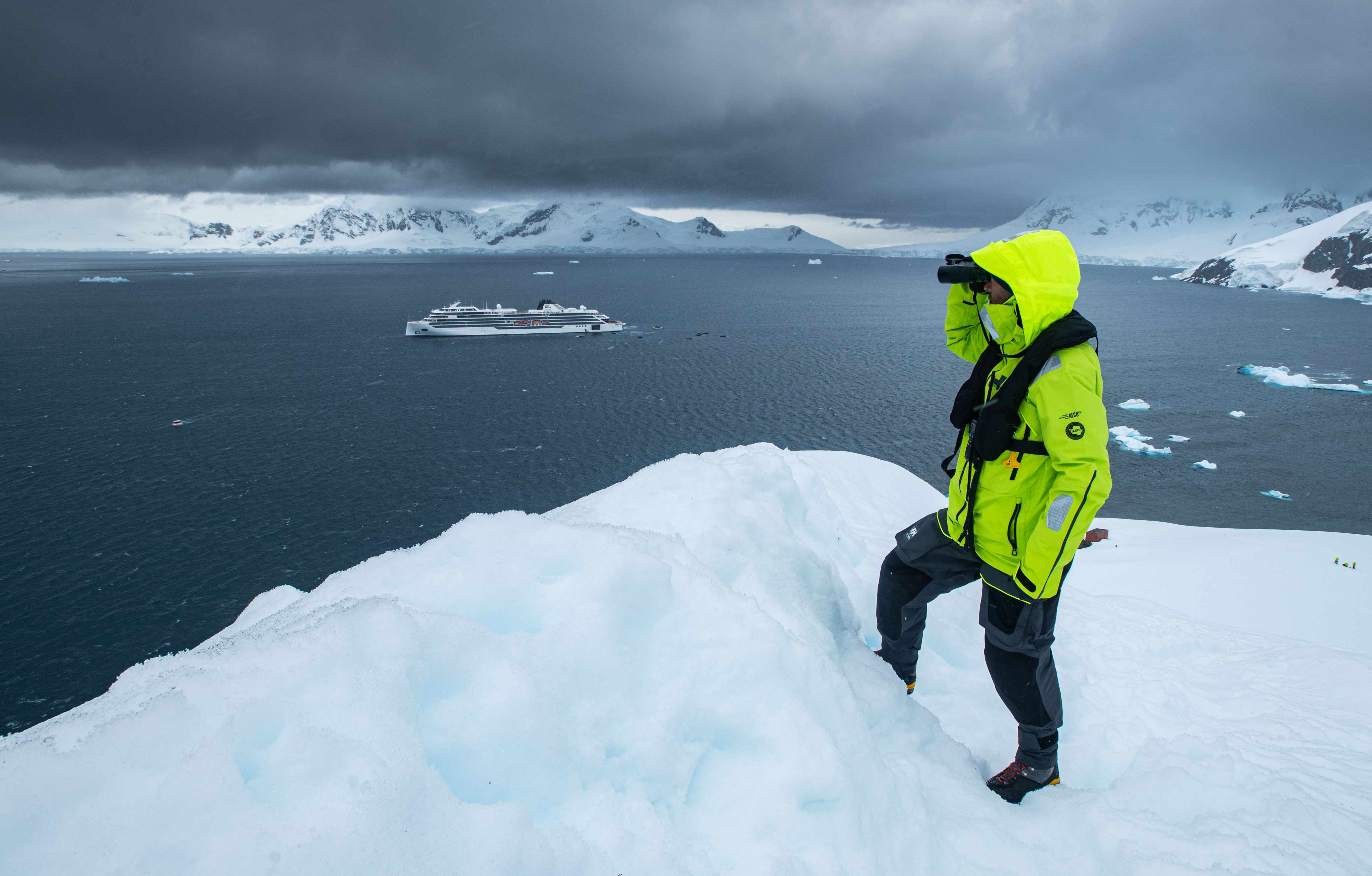 Donors and supporters participating in an educational expedition cruise experience