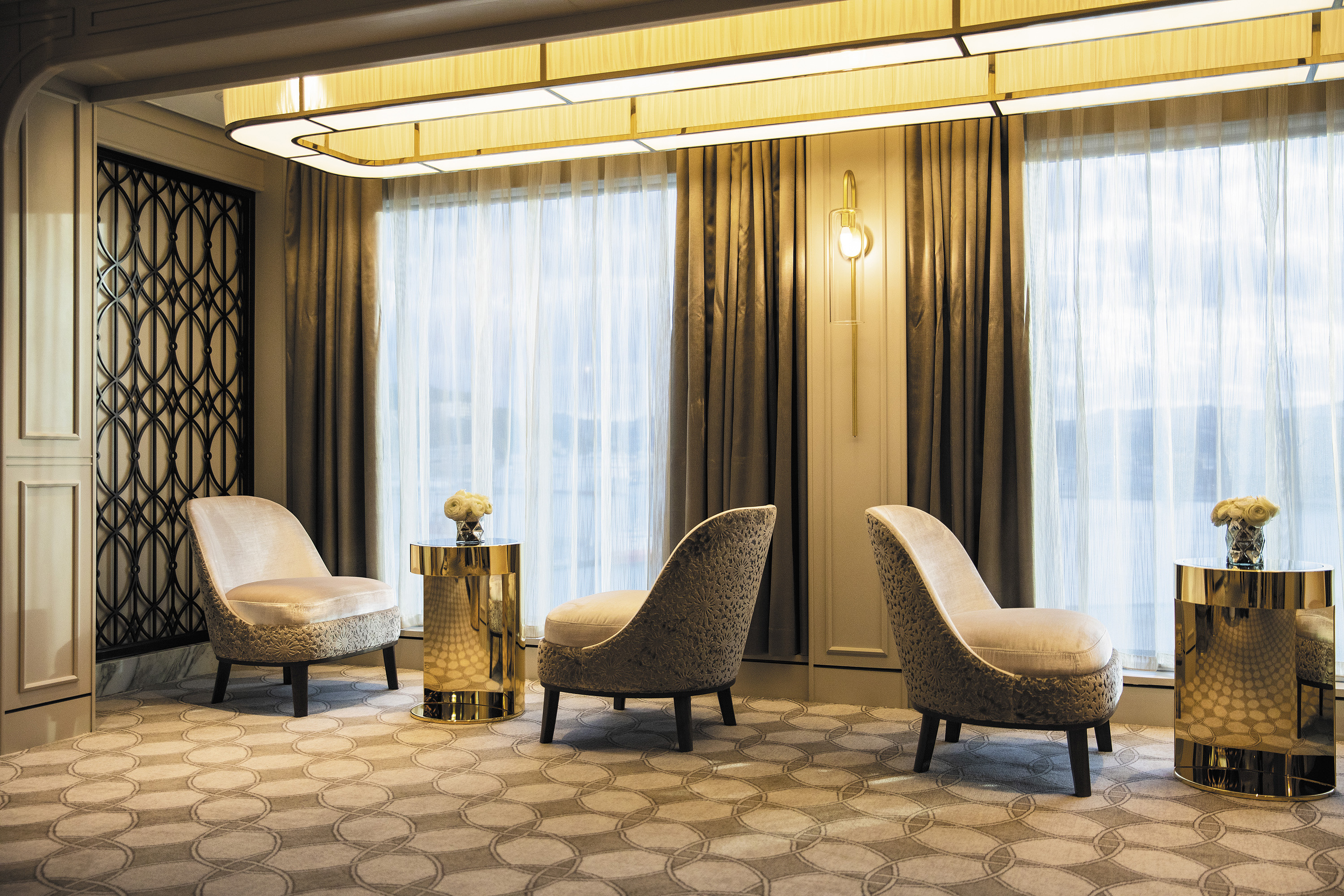 Regent Seven Seas observation lounge
