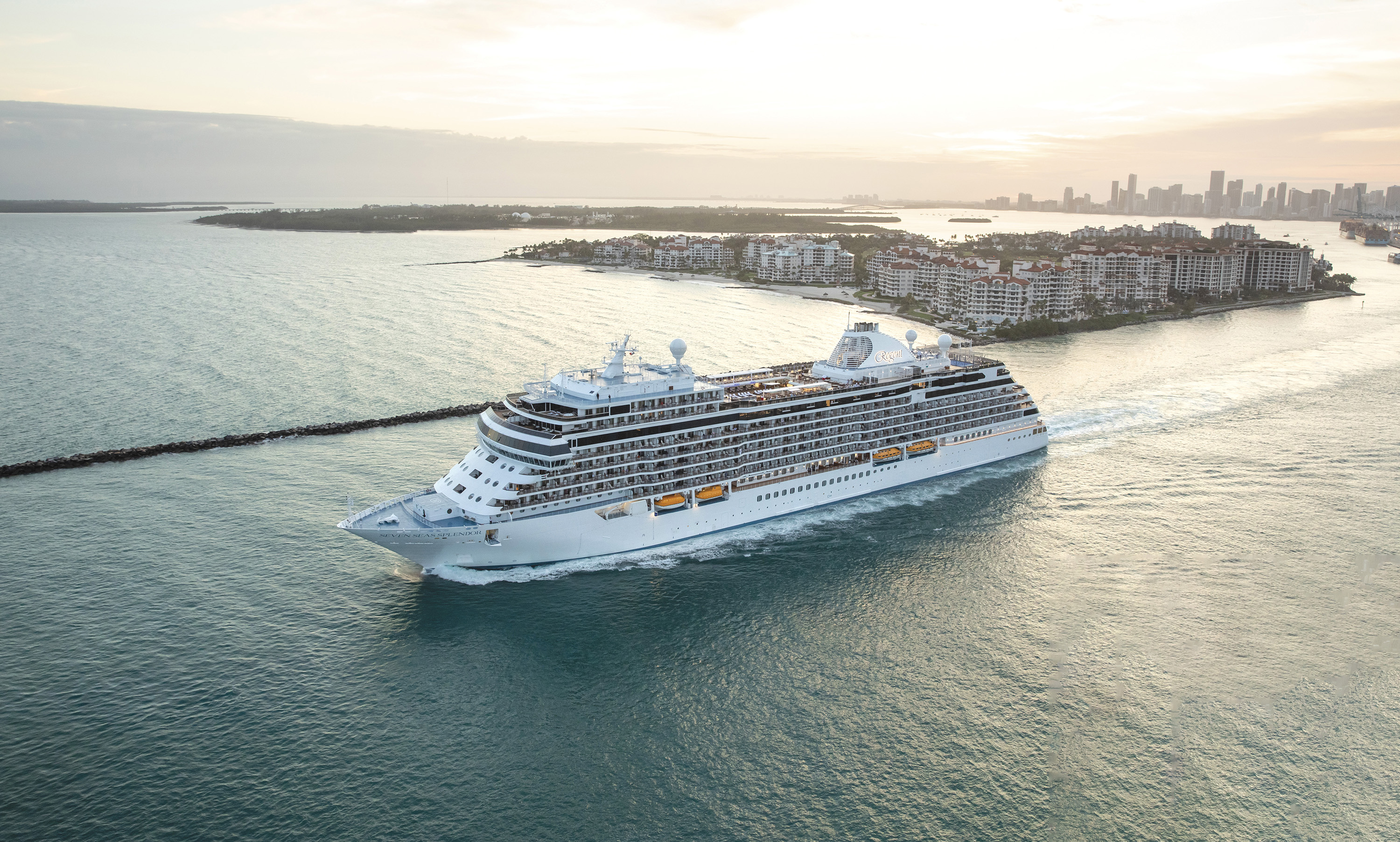 Regent Seven Seas ship exterior