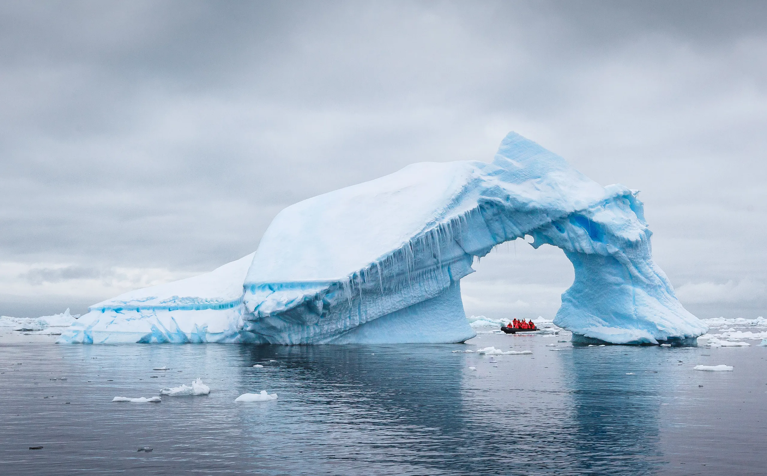 Icebergs and glacial scenery