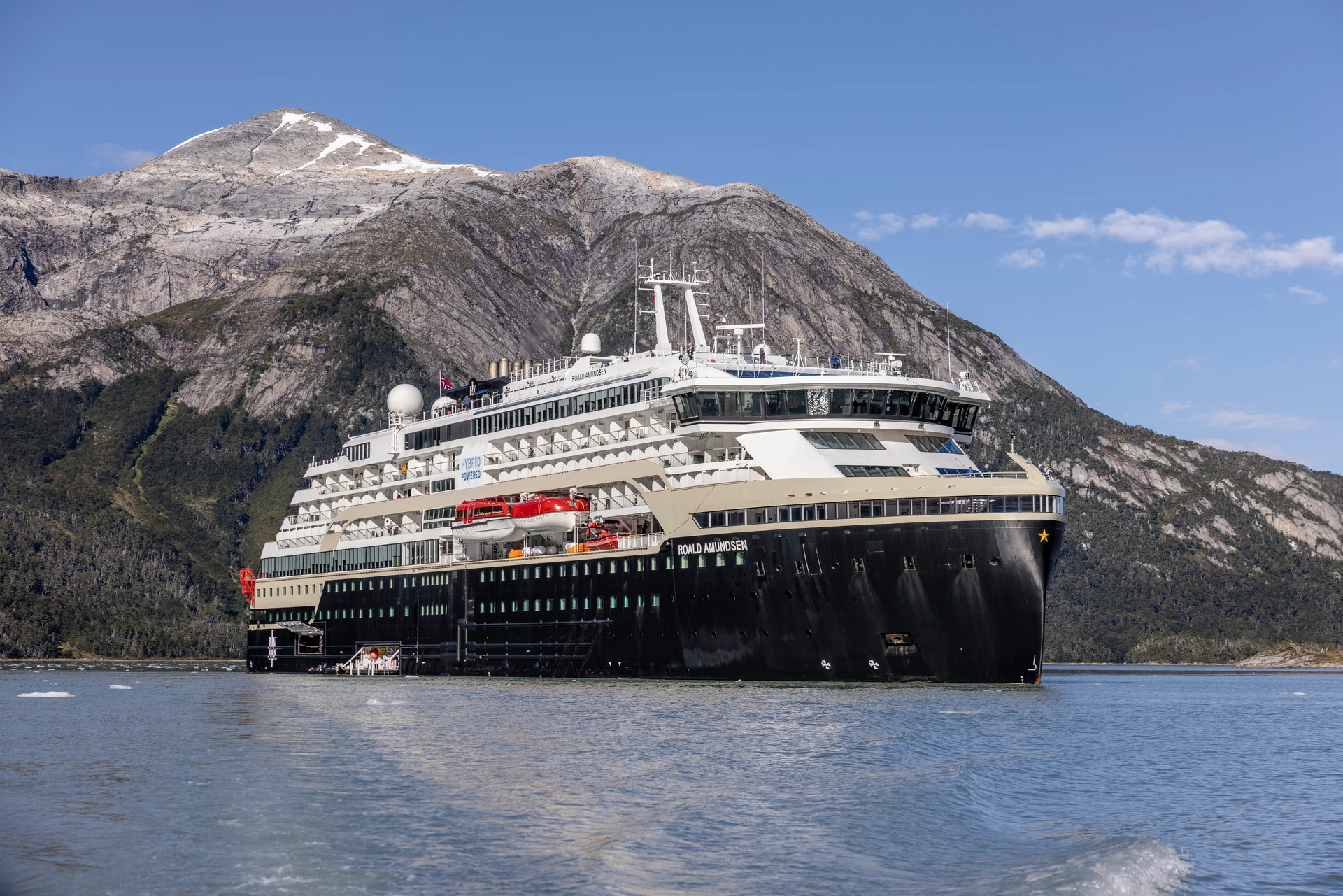 MS Roald Amundsen