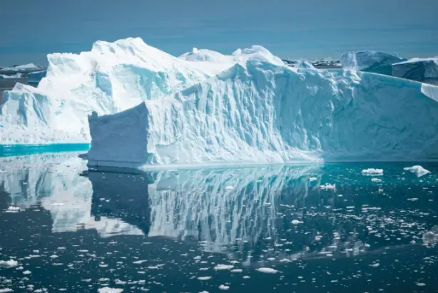 Expansive Antarctic ice fields