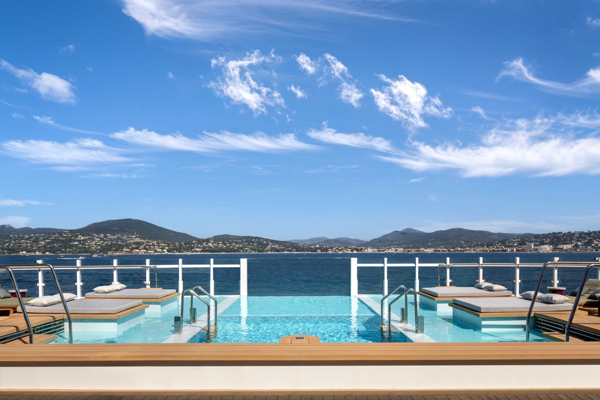 Exclusive Virtuoso Amenities