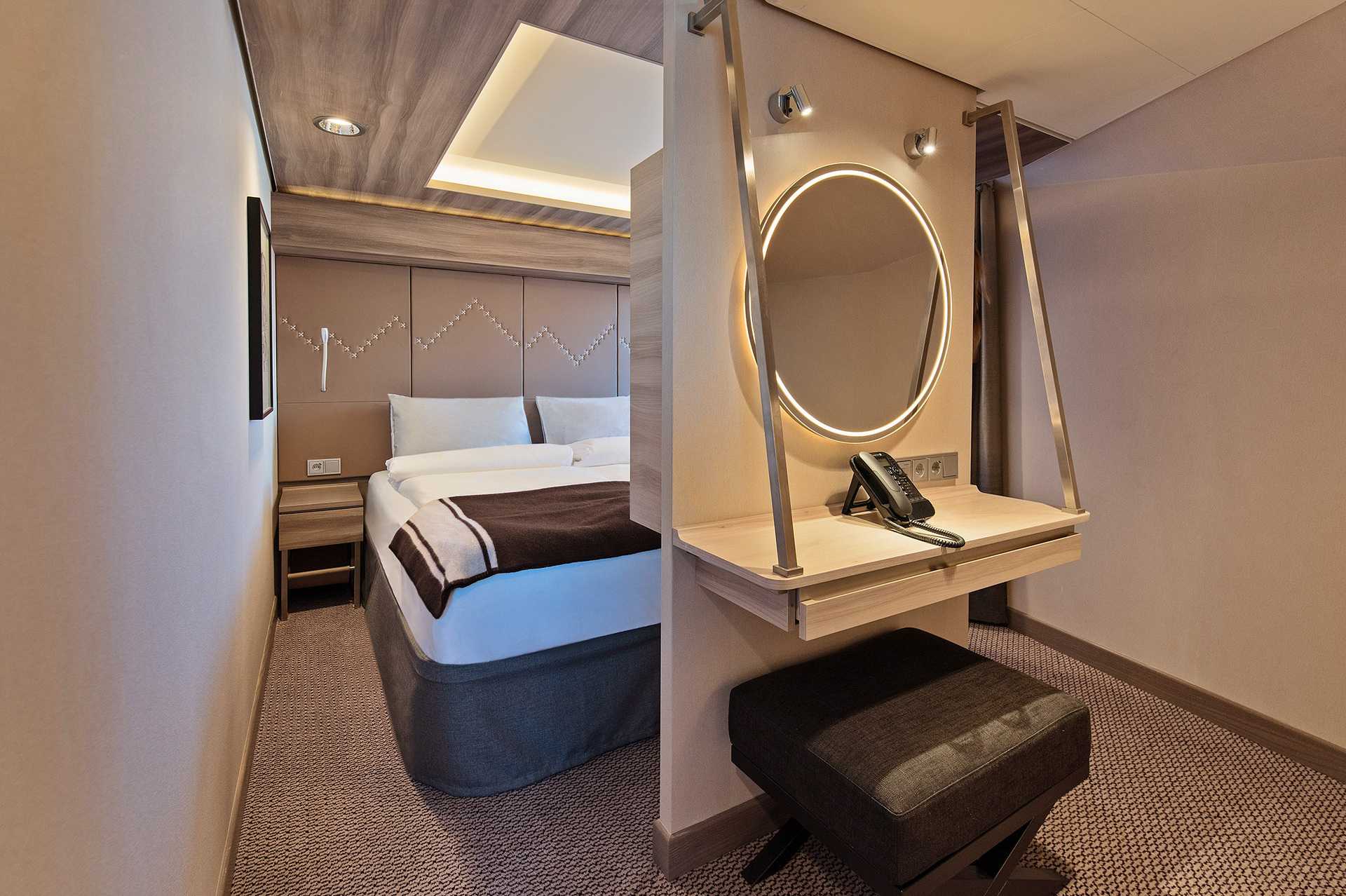 Boutique expedition camp glamping tent suite