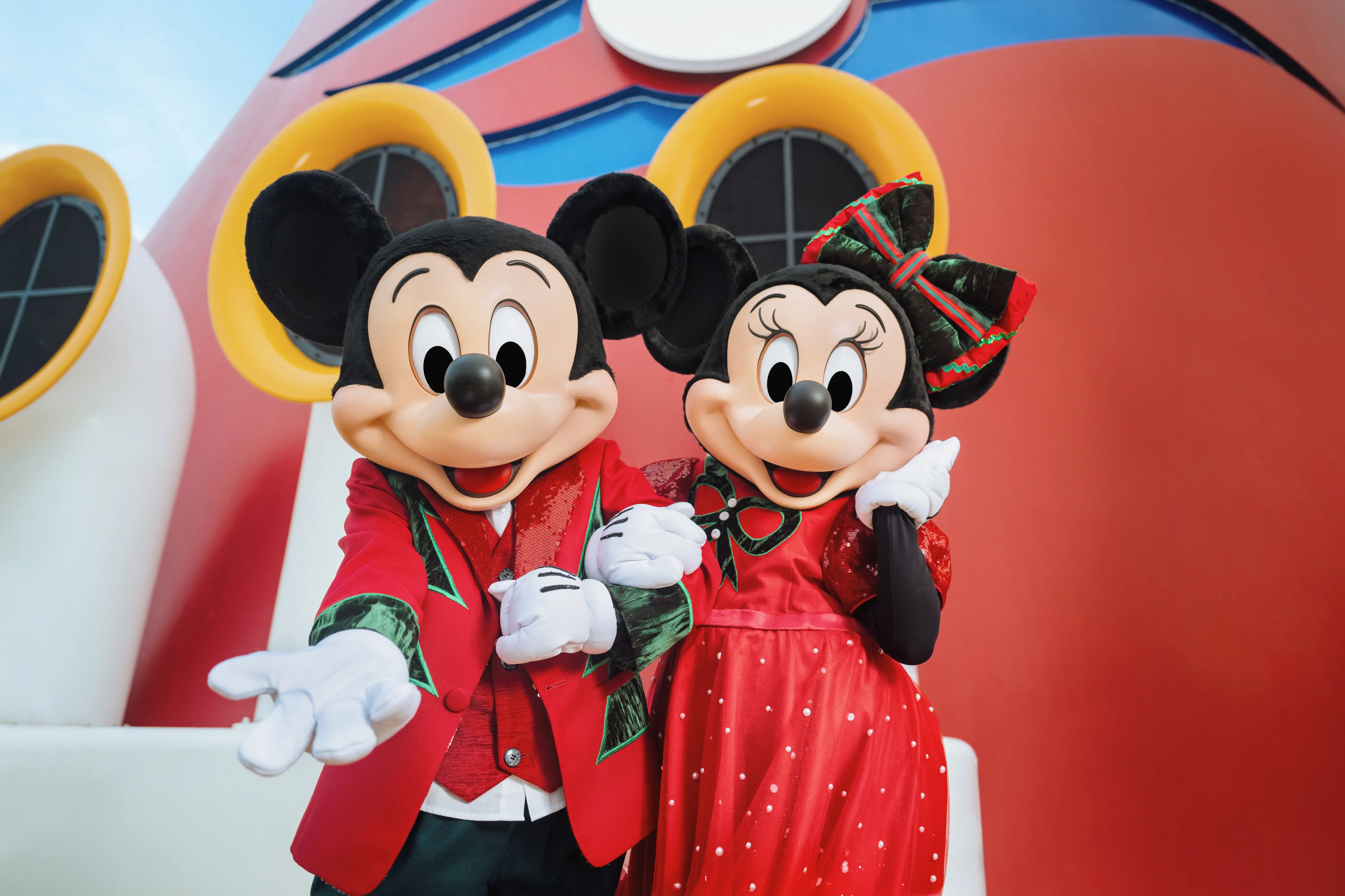 Disney character dining experience