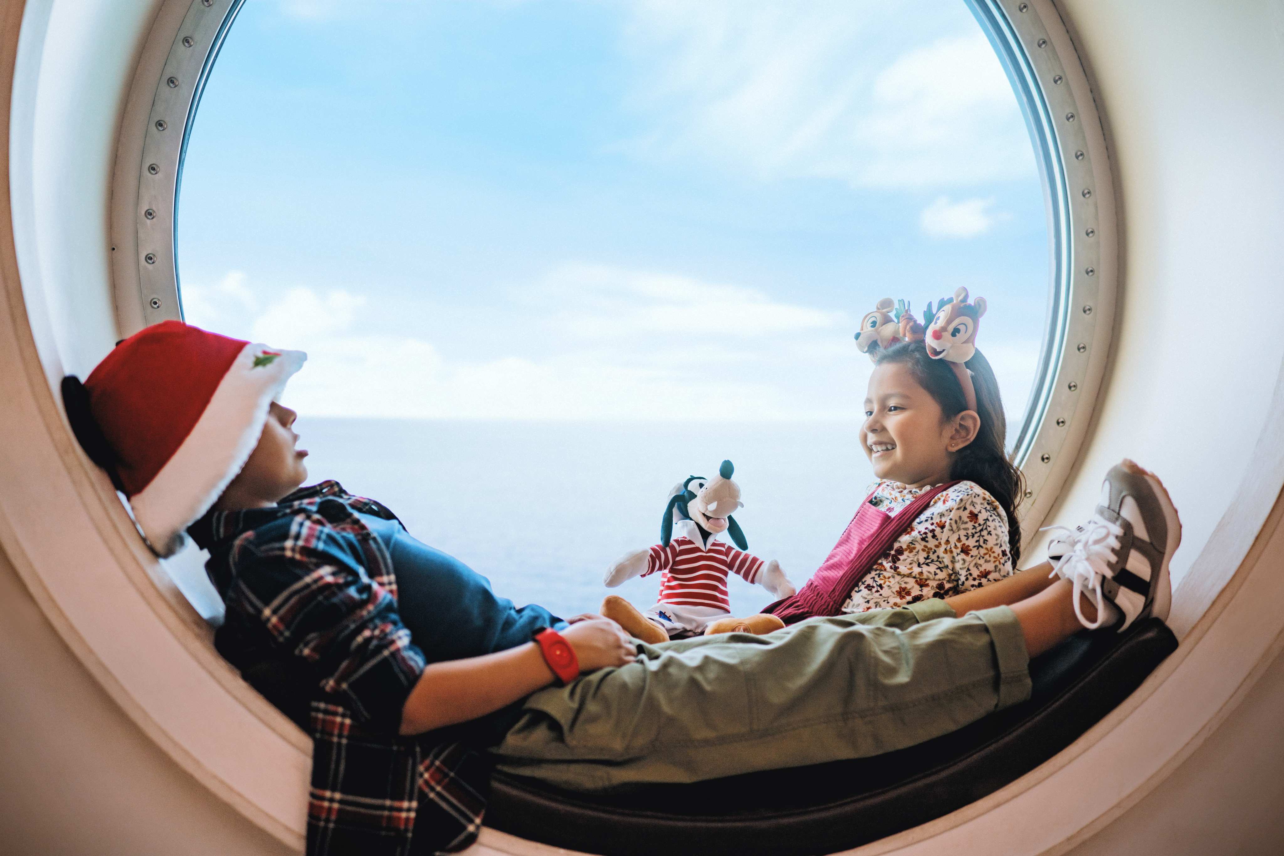 Porthole view with ocean scenery