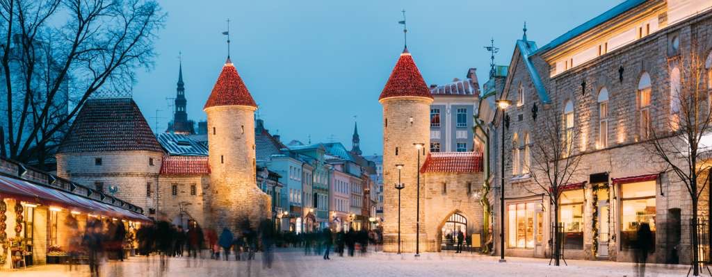 Guests exploring iconic destinations with Explora Journeys