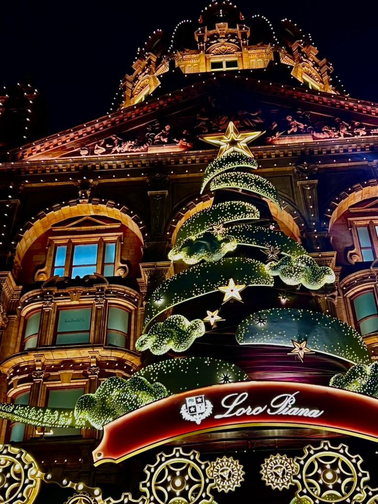 Loro Piana Christmas Tree & Holiday Lights
