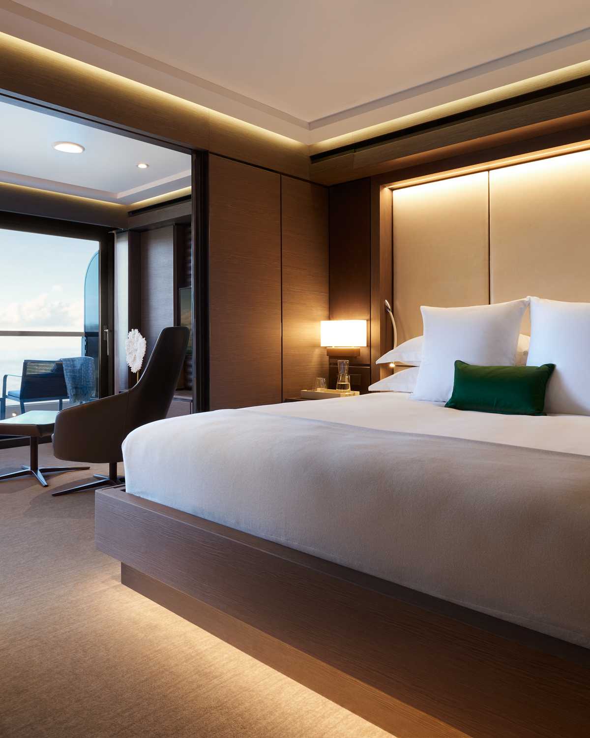 Ritz-Carlton Yacht Suites Ship