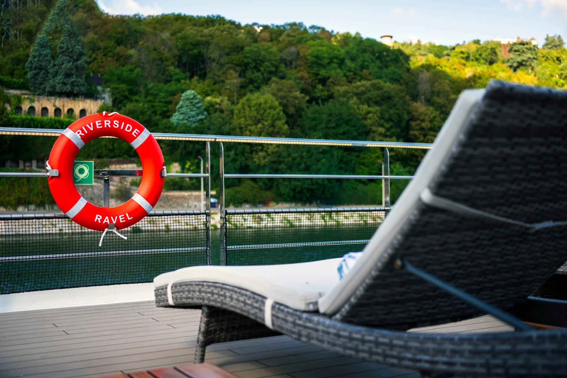 Travelers Who Love Scenic Cruising