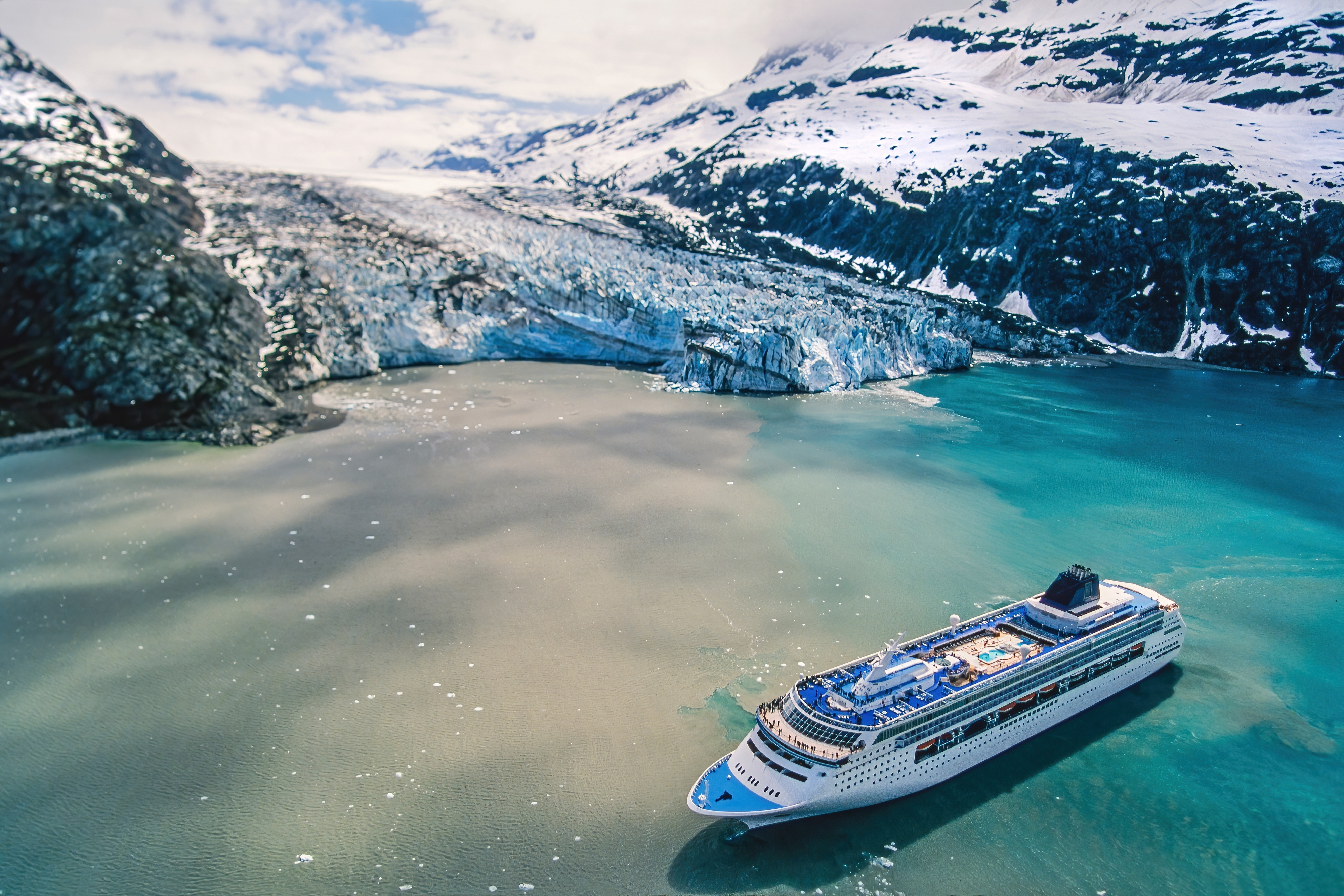 River Cruise vs Ocean Cruise: What's the Difference?